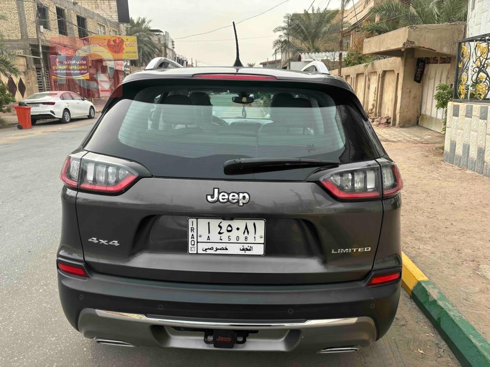 جیپ شیرۆکی